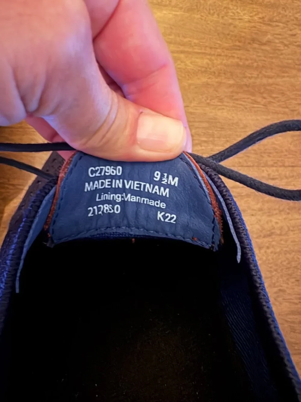 Like New, Men's Cole Haan Original Grand Shortwing Oxford Navy Shoes. Size 9.5